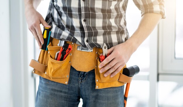 Fitter wearing belt with professional tools