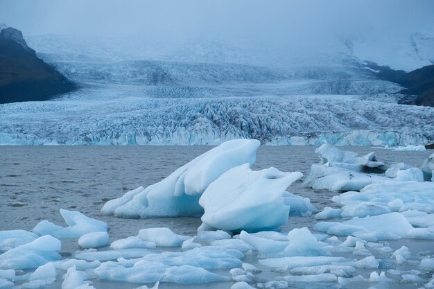 Photo fjallsarlon iceland a glacier lake in the southern coast of the country