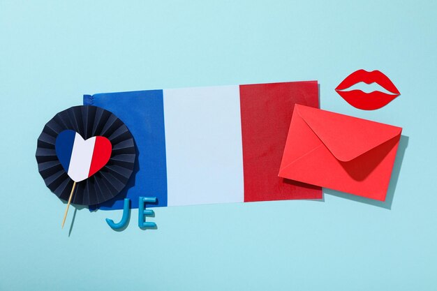 Foto bandiera della francia e altri simboli su sfondo blu
