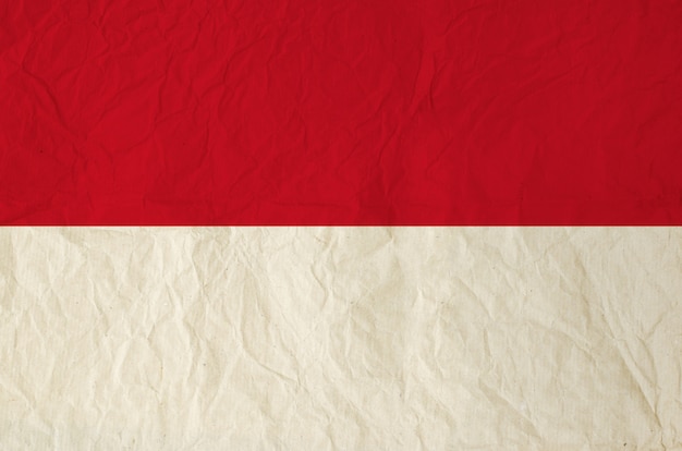 Флаг Индонезии с старинной старой бумагой