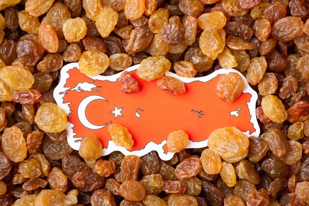Flag and map of Turkiye on raisins