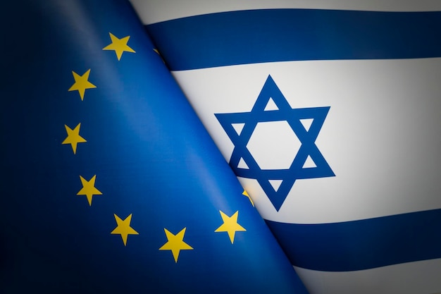 Фото Флаги европейского союза и израиля на заднем плане крупным планом