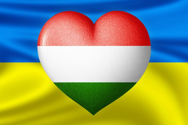 우크라이나와 헝가리의 국기 우크라이나 국기의 배경에 있는 국기의 하트 색상