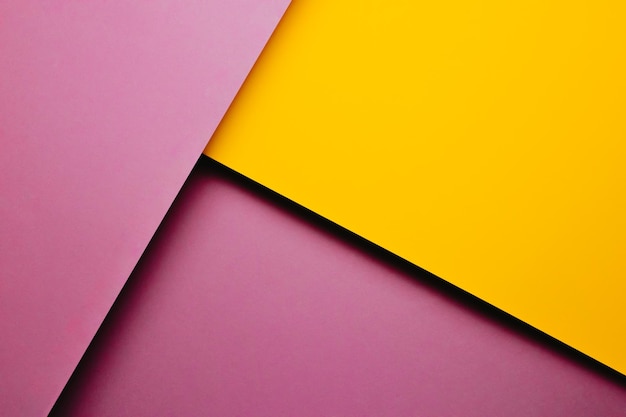 다른 색상 레이어 보라색과 노란색 레이커스 플래그와 평면 배경 추상 현대 배경 검은 대각선 레이어 줄무늬 패턴 현대 웹 디자인 배너 또는 포스터 물결 모양 배경