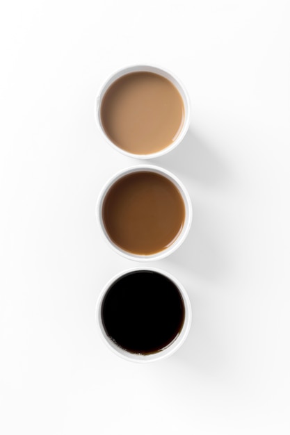 Disposizione piatta con diversi tipi di caffè