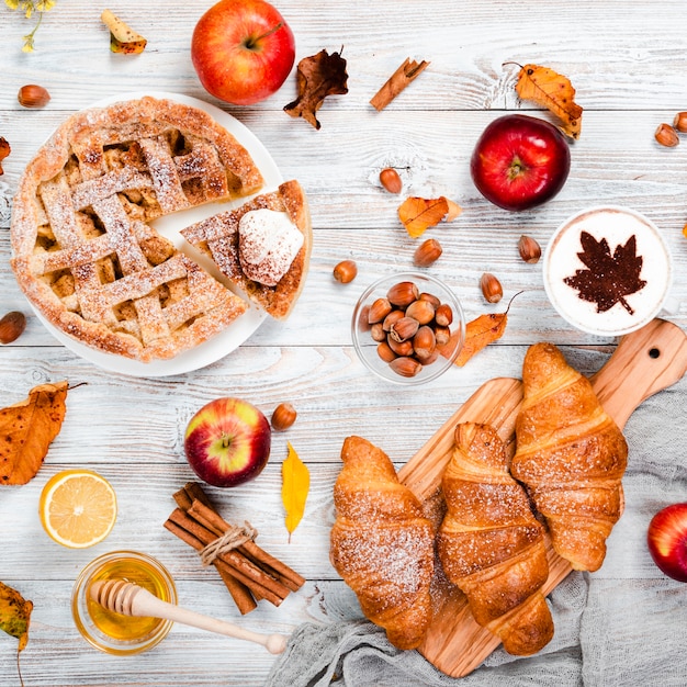 Foto piatto lay di colazione d'autunno