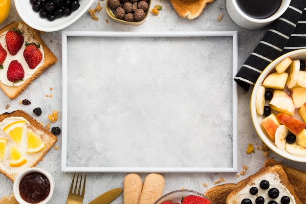 Foto disposizione piana del concetto della prima colazione con lo spazio della copia