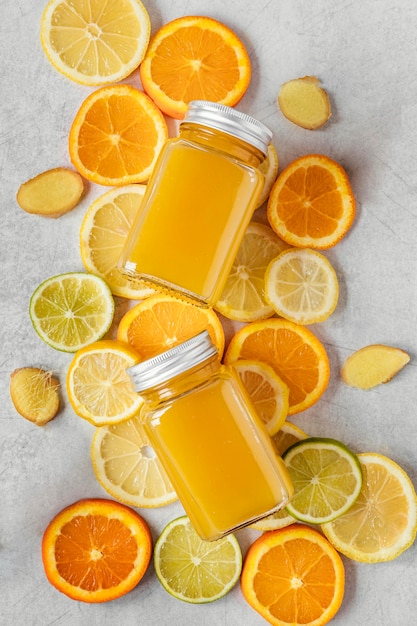 Foto composizione piatta laica di cibo sano per il potenziamento dell'immunità