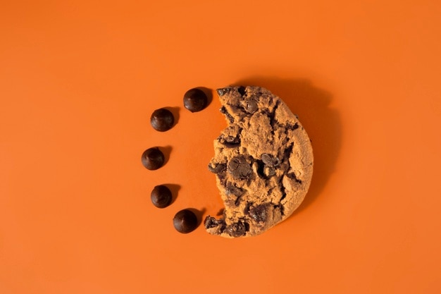 Photo flat lay delicious chocolate chips cookie