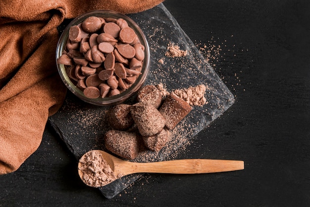 Foto delizioso spuntino al cioccolato piatto