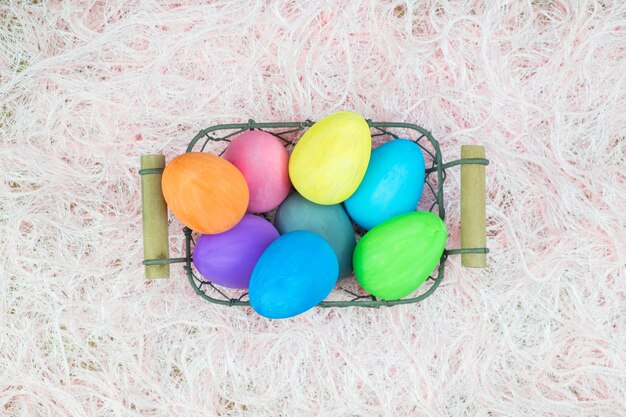 Photo flat lay of easter eggs, view from above