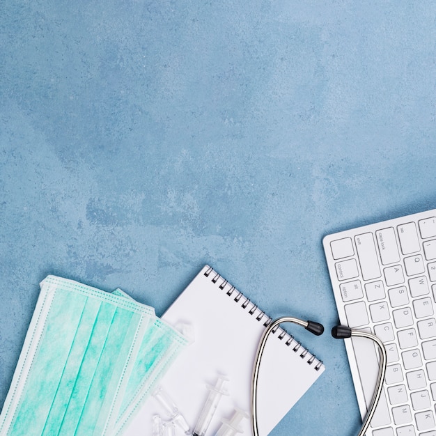 Photo flat lay medical desk arrangement