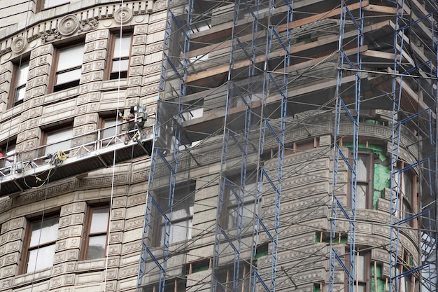 Флэтайрон-билдинг на реконструкции в нью-йорке