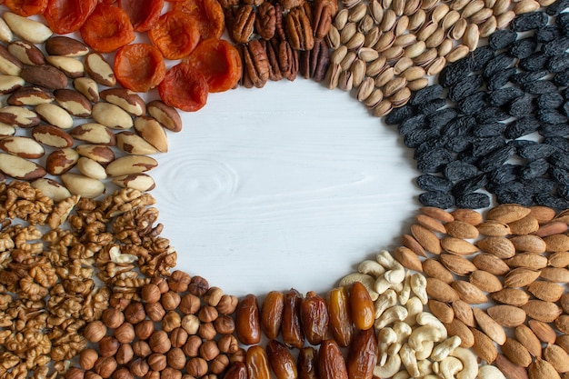 Foto frutta secca mista biologica e frutta secca flatlay