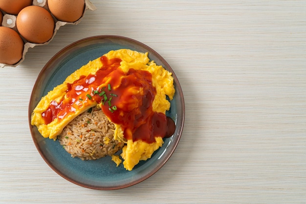 オムレツ包装の風味つきフライドライス