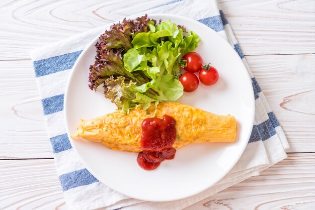 오믈렛 포장에 맛 볶음밥