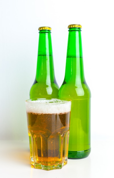 Fles en glas met bier