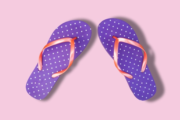 flip flop isolated over pink background