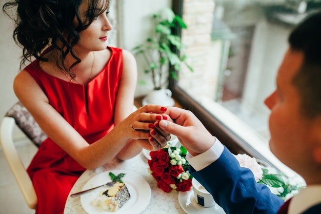 flirten liefde restaurant relatie tafel