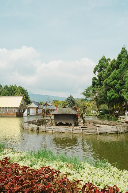 Foto il mercato galleggiante lembang