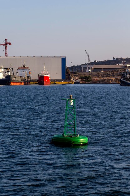 Photo the floating sign of a buoy