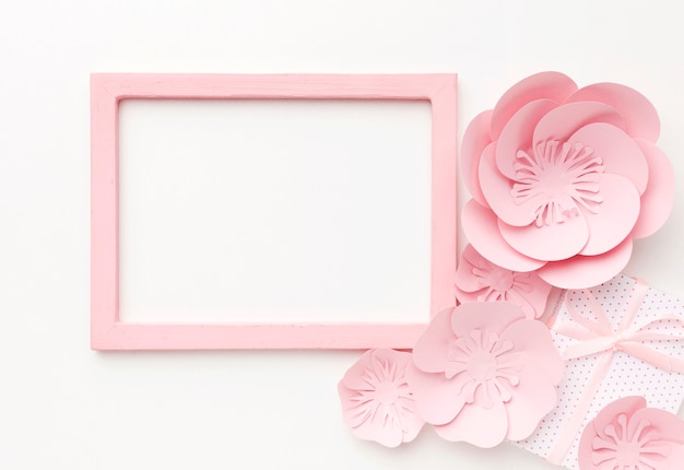 Photo floral ornament beside frame