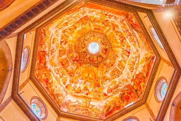 FLORENCE ITALI 14 MEI 2017 Binnenkant van Santa Maria del FioreCattedrale di Santa Maria del Fiore