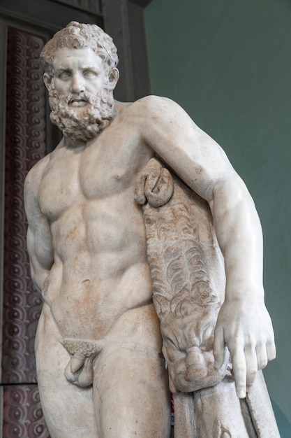 Florence Italië Circa maart 2022 Hercules antieke sculptuur klassieke standbeeld sterke man lichaam