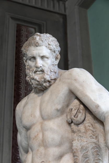 Florence Italië Circa maart 2022 Hercules antieke sculptuur klassieke standbeeld sterke man lichaam