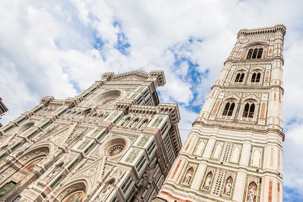 Florence, Italië. Detail van de Duomo tijdens een zonnige dag maar zonder schaduw op de gevel (zeer zeldzaam!)