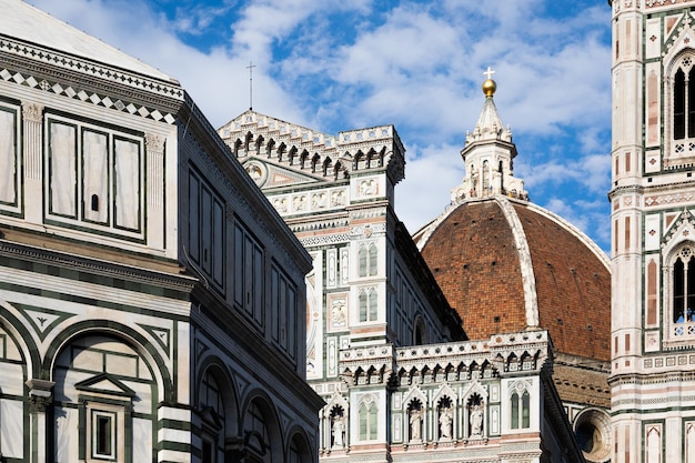 Флоренция Италия Романтический и красочный собор, также называемый Duomo di Firenze, построенный семьей Медичи в эпоху Возрождения.