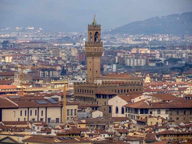 Photo florence old palace palazzo vecchio signotia place view from san miniato church