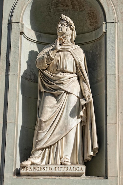 Florence uffizi statue Francesco Petrarca