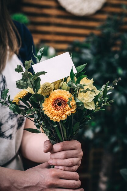 Photo flowers bouquet with blank card