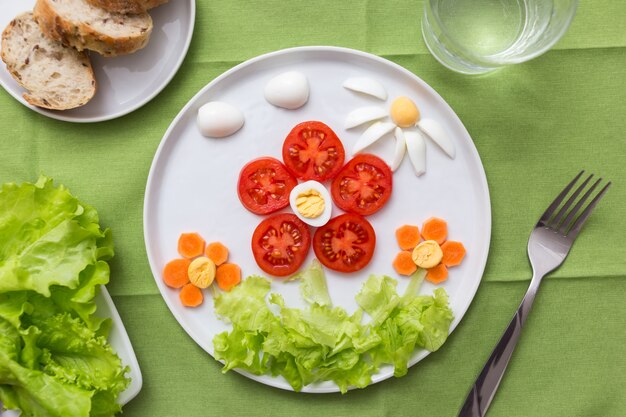 Flowers made of vegetables and eggs