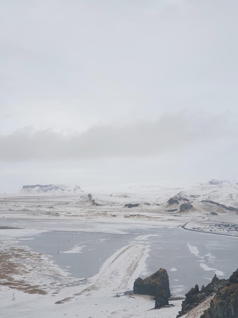 Photo foggy evening in iceland