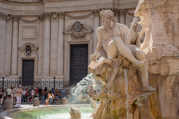 Fontein van de vier rivieren is fonteinen in rome piazza navona gebouwd in 16481651