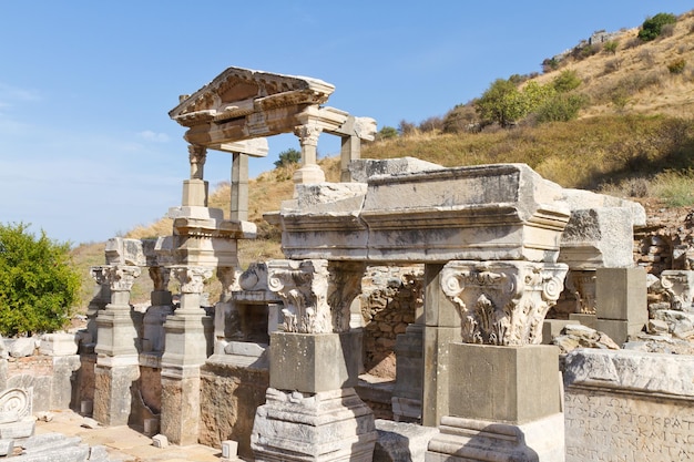 Fontein van trajanus in efeze, turkije