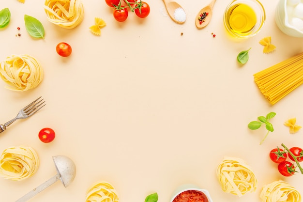 Foto sfondo di cibo con ingredienti per la pasta