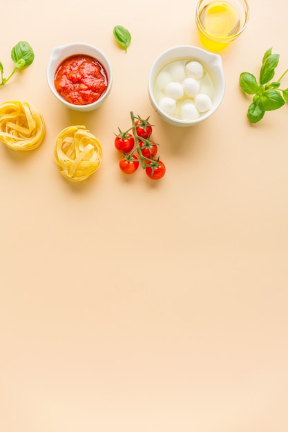 Foto sfondo di cibo con ingredienti per la pasta