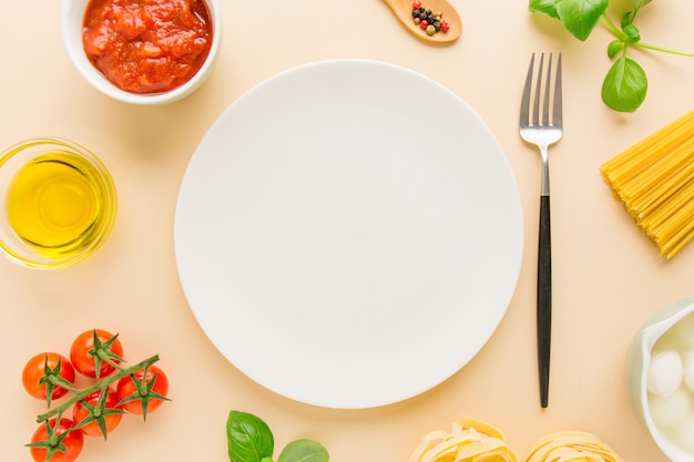 Foto sfondo di cibo con ingredienti per la pasta