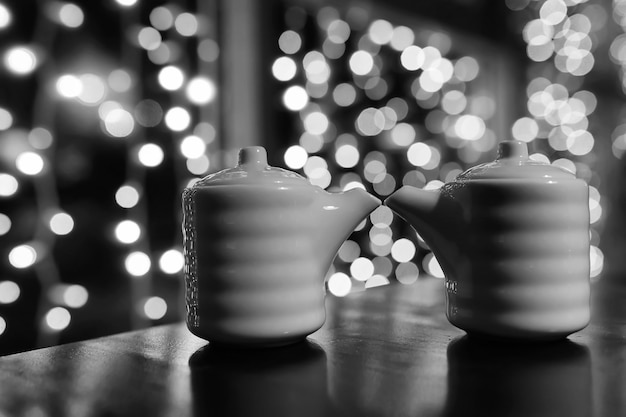 Photo food in the cafe on the table japanese sushi and tea