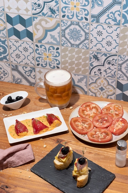 Cibo per celebrare la giornata mondiale delle tapas