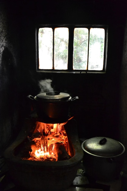 Foto cucinare cibo in camera oscura