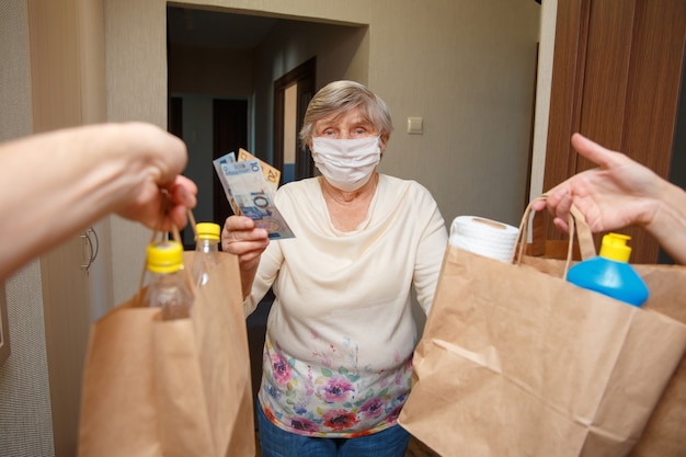 Food delivery to the elderly