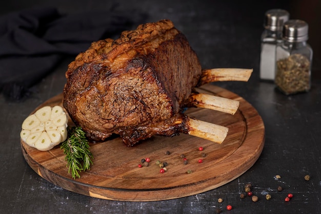 Food photography of roasted beef and garlic