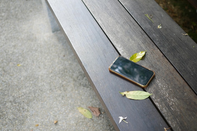 Forget smartphone on a park bench lost smart phone