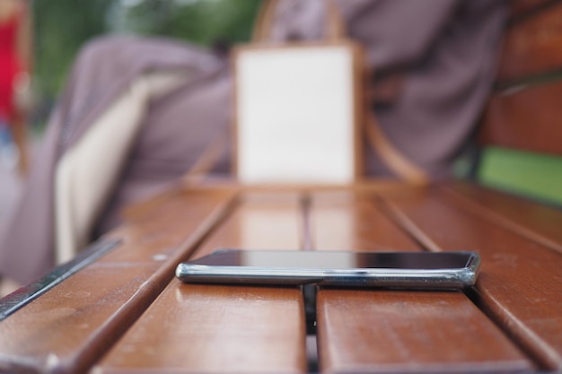 forget smartphone on a park bench lost smart phone