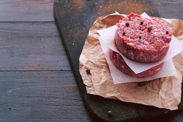 The formation of ground beef for grilling burger