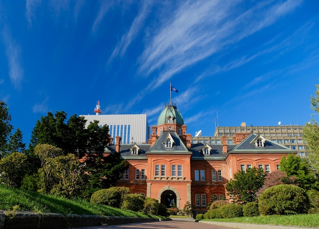 Photo former hokkaido government office, a historical building and landmark in sapporo